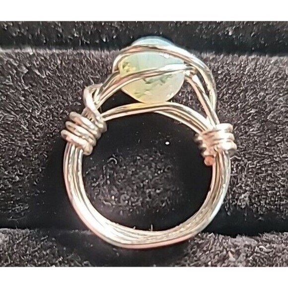 NEW Handmade Wire Wrapped Ring Silvertone Statement Blue Beaded  Size 4 - Picture 3 of 6